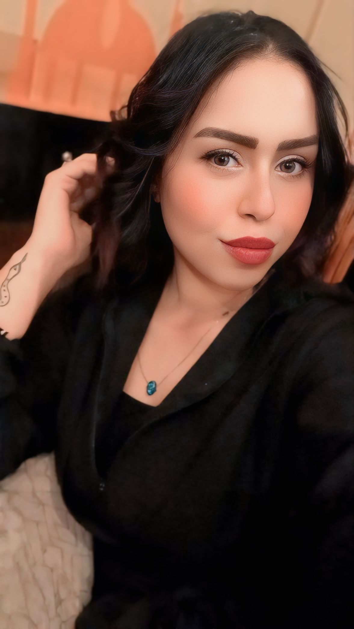 خلود فوزى تنطلق بقوة فى عالم التجميل والشعر